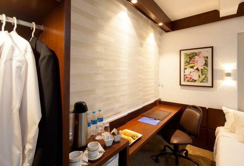 标准三人间, Cortez