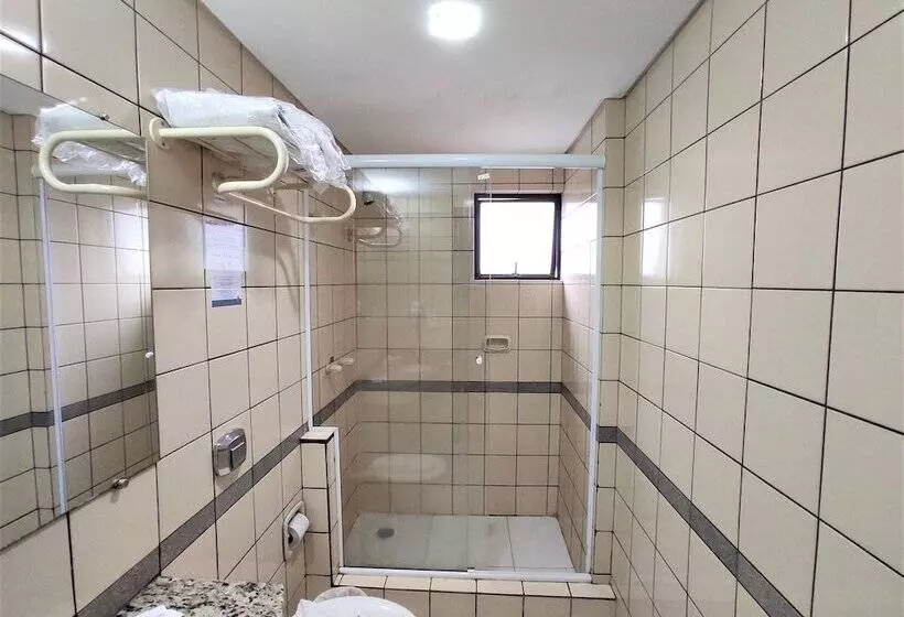 اتاق استاندارد سه نفره, Granville