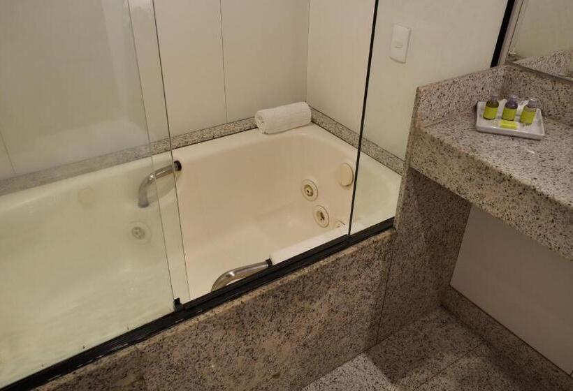 اتاق لوکس با وان آب گرم, Mirasol Copacabana