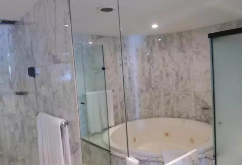 سوئیت پرزیدنت, Mirasol Copacabana