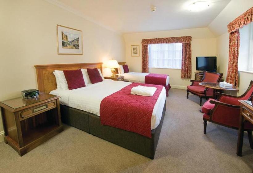 标准三人间, Orton Hall Hotel & Spa