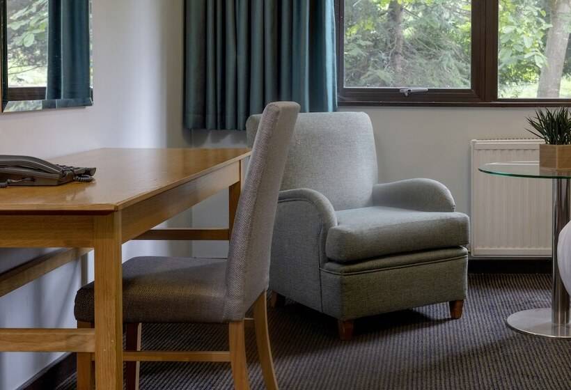 Номер Deluxe, Stratford Manor