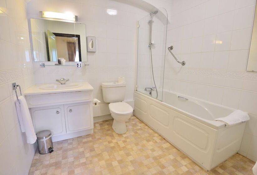 غرفة سوبيريور, The Roundabout