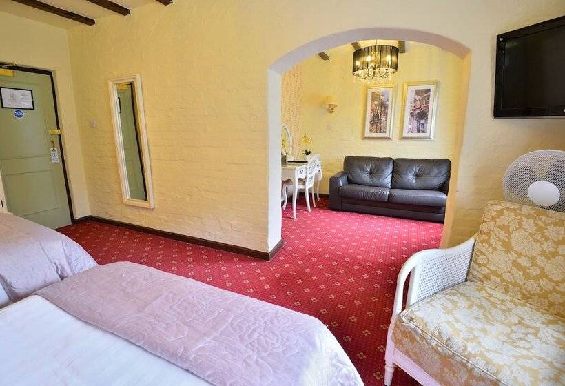 غرفة سوبيريور, The Roundabout