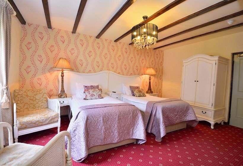 غرفة سوبيريور, The Roundabout