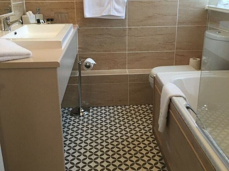 اتاق کلاسیک با تخت دوبل, The Station