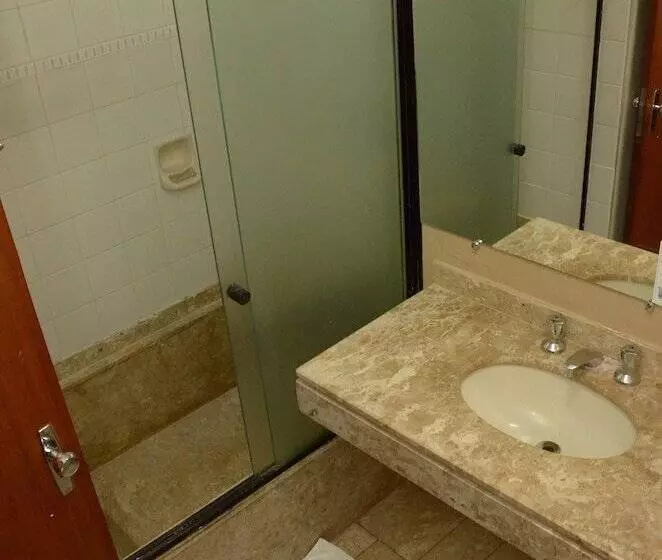 اتاق لوکس سه تخته, Leon Park Hotel E Convenções Melhor Custo Benefício
