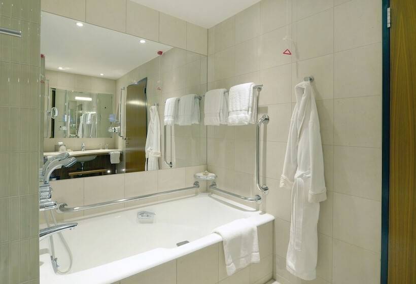 غرفة ديلوكس, Canary Riverside Plaza