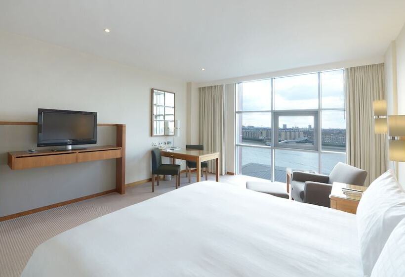 غرفة بريميوم, Canary Riverside Plaza