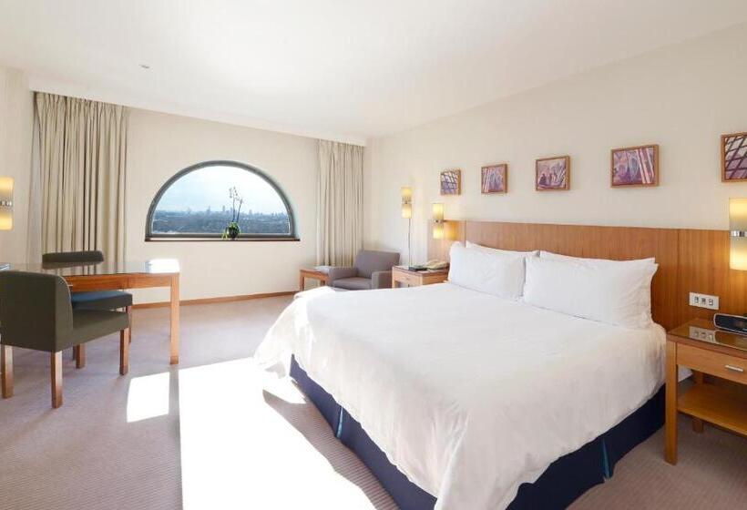 جناح, Canary Riverside Plaza