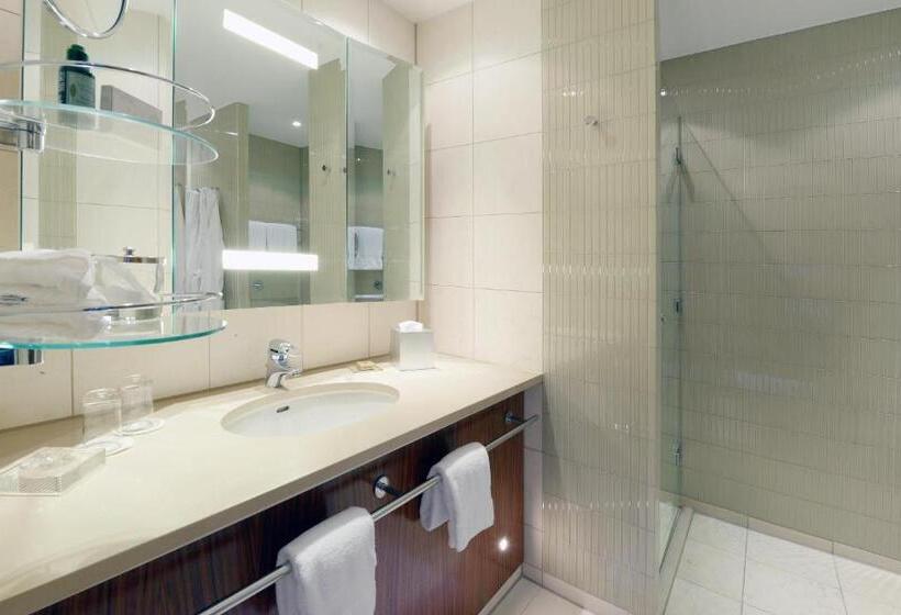 جناح مطل على البحر, Canary Riverside Plaza