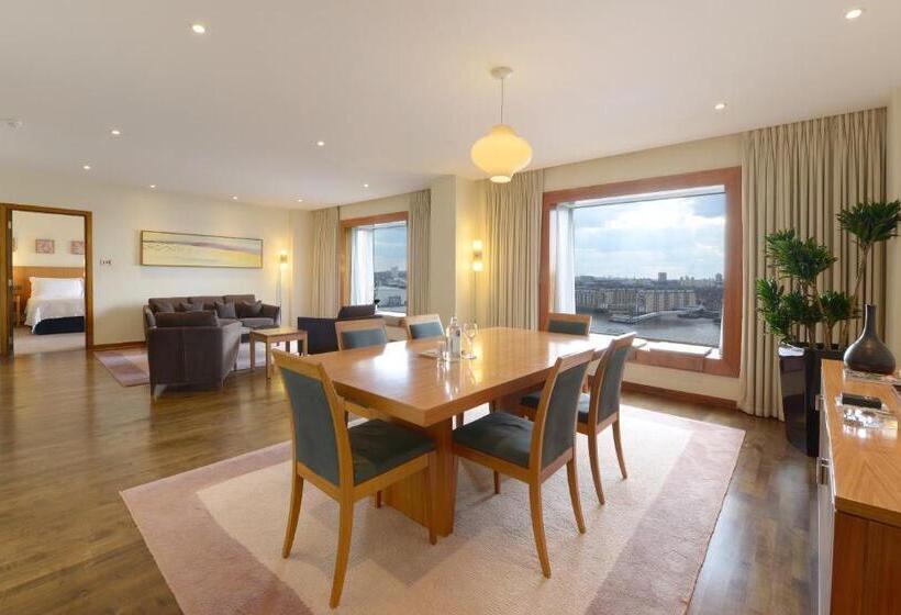 جناح دور أخير, Canary Riverside Plaza