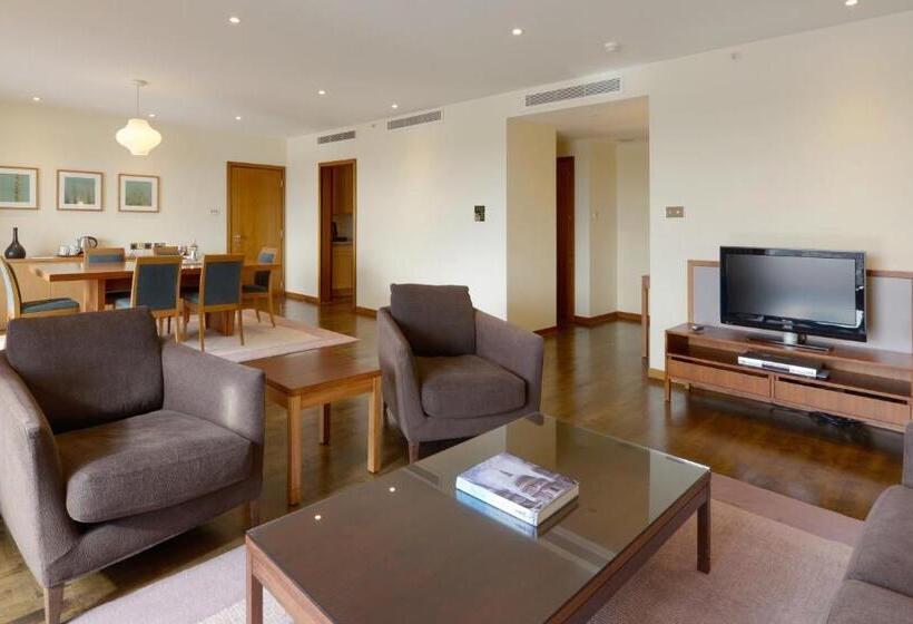 جناح دور أخير, Canary Riverside Plaza