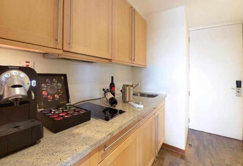 جناح دور أخير, Canary Riverside Plaza