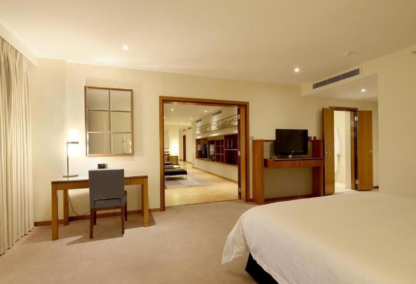 جناح رئاسى, Canary Riverside Plaza