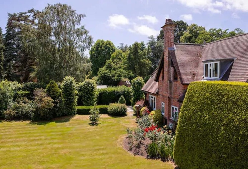 Номер Superior Вид на Сад, Careys Manor Hotel & Senspa