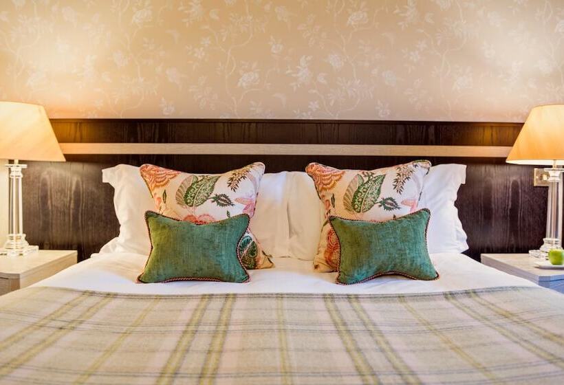 Номер Basic, Careys Manor Hotel & Senspa