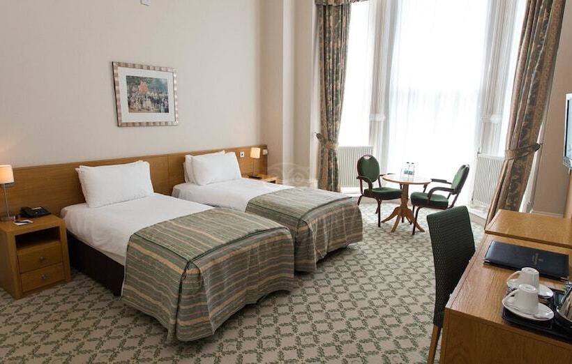 غرفة قياسية مطلّة علي البحر, Cavendish