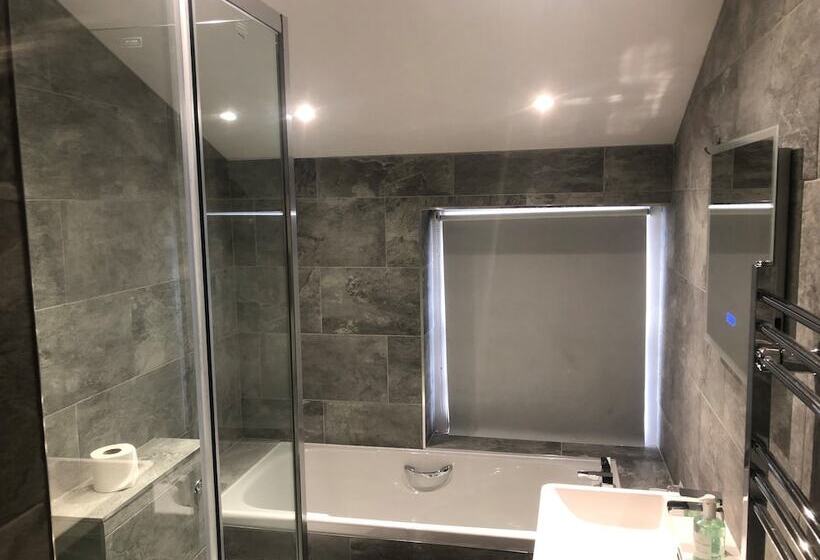 패밀리 룸, Dale Head Hall Lakeside