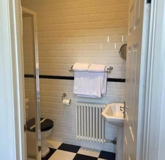 Standard-huone King-vuode, Canterbury Hotel Cottages And Apartment S