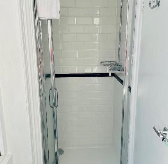 Номер Стандарт Индивидуальный, Canterbury Hotel Cottages And Apartment S