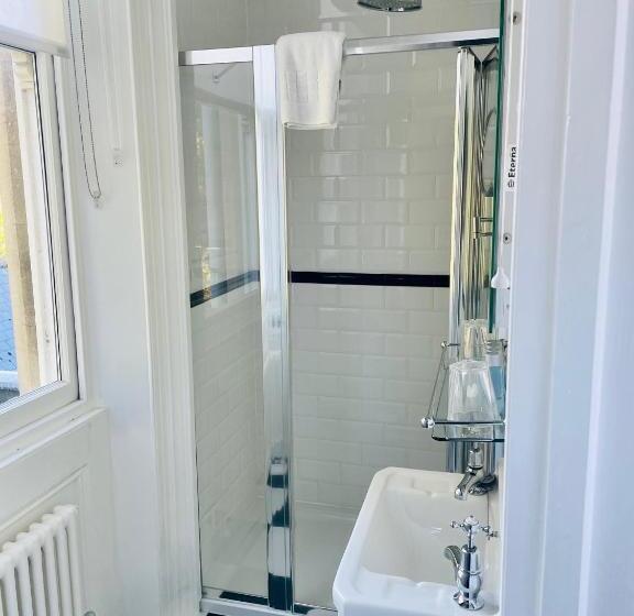 Номер Basic, Canterbury Hotel Cottages And Apartment S