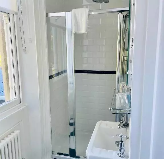Basic-huone, Canterbury Hotel Cottages And Apartment S