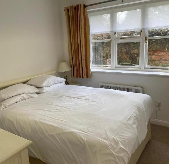 Дом 2 Спальни, Canterbury Hotel Cottages And Apartment S