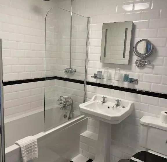 Talo 2 Makuuhuonetta, Canterbury Hotel Cottages And Apartment S