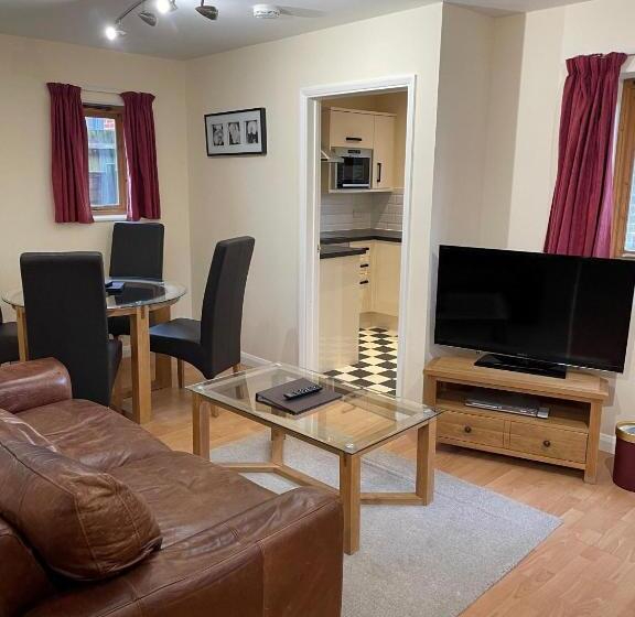 Дом 2 Спальни, Canterbury Hotel Cottages And Apartment S