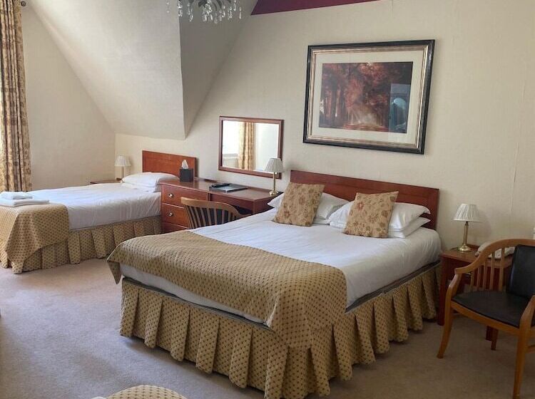 Четырехместный Номер Deluxe, Canterbury Hotel Cottages And Apartment S