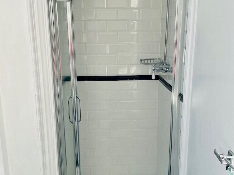 Номер Стандарт Индивидуальный, Canterbury Hotel Cottages And Apartment S