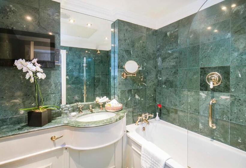 חדר קלאסי, Egerton House