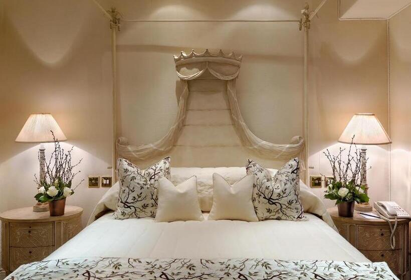 חדר דלוקס, Egerton House