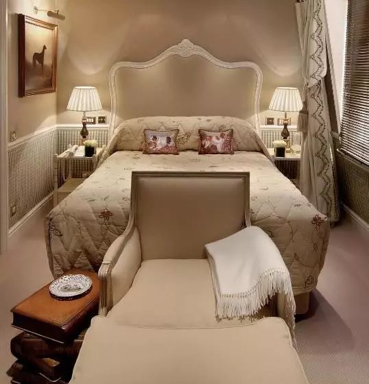 デラックスルーム, Egerton House