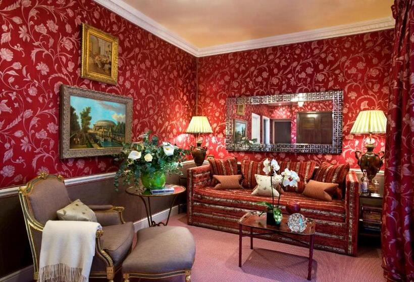 סוויטה, Egerton House