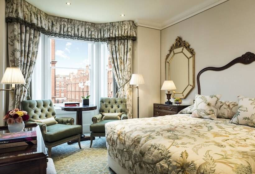 חדר דלוקס, Egerton House