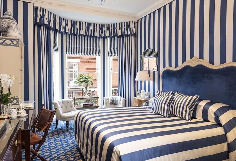 חדר דלוקס, Egerton House