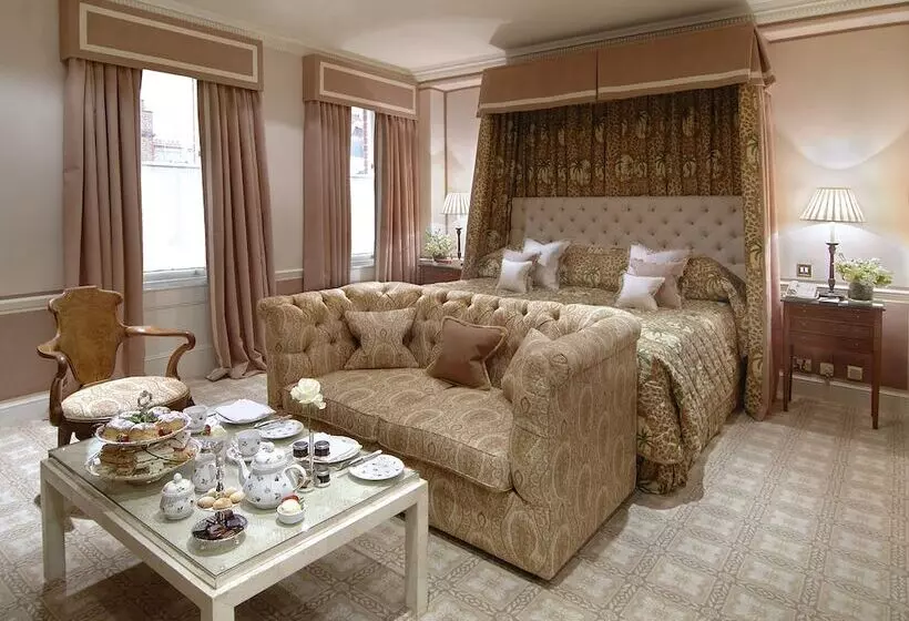スタンダードスタジオ, Egerton House