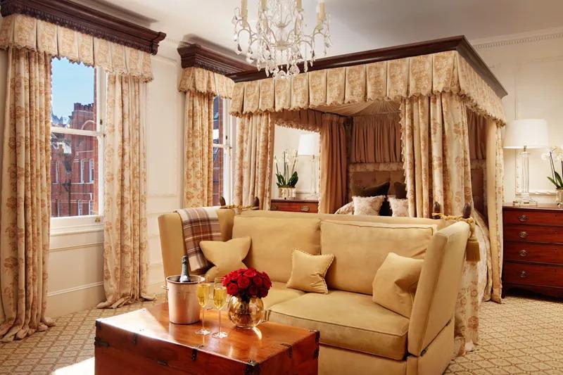 חדר סטודיו סטנדרד, Egerton House