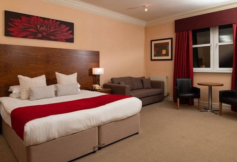 חדר משפחתי, Fairfield House