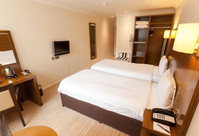 Номер Стандарт, Gainsborough House