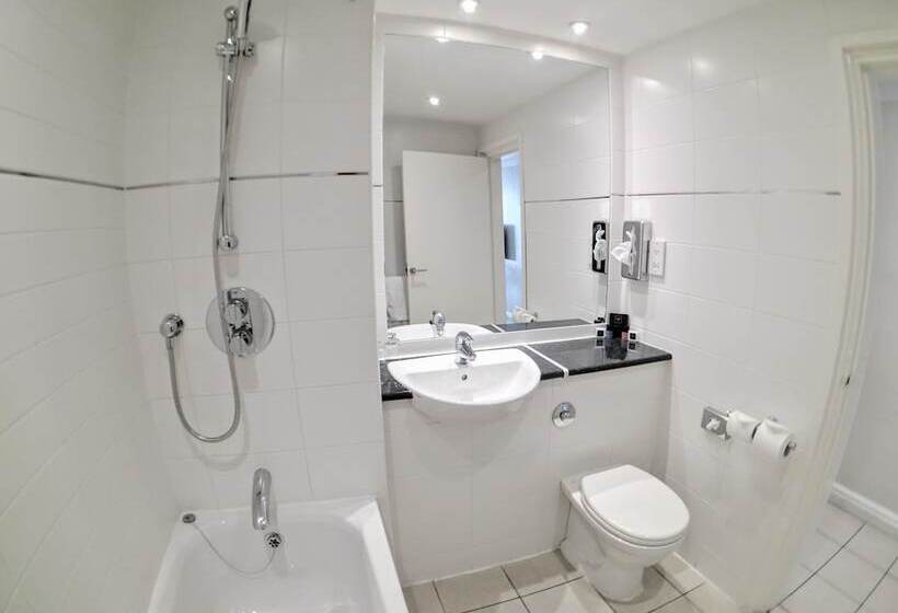 패밀리 룸, Gainsborough House