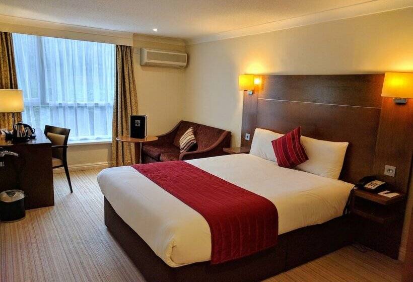 غرفة سوبيريور, Gainsborough House