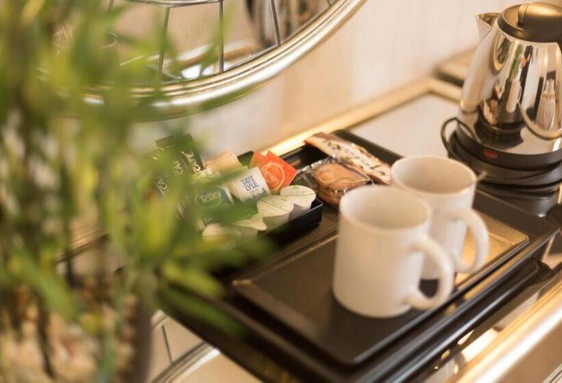 غرفة سوبيريور, Gainsborough House