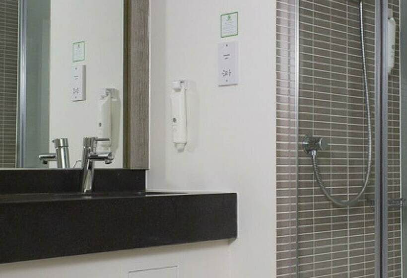 Номер Стандарт, Holiday Inn Milton Keynes East M1 Junc 14, An Ihg