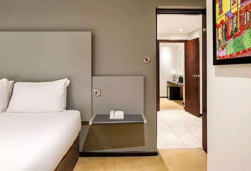 Suite Superior, Mercure Chester Abbots Well