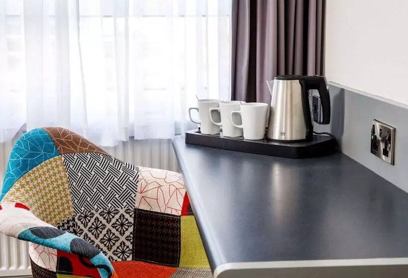 Habitació Familiar Clàssica, Mercure Chester Abbots Well