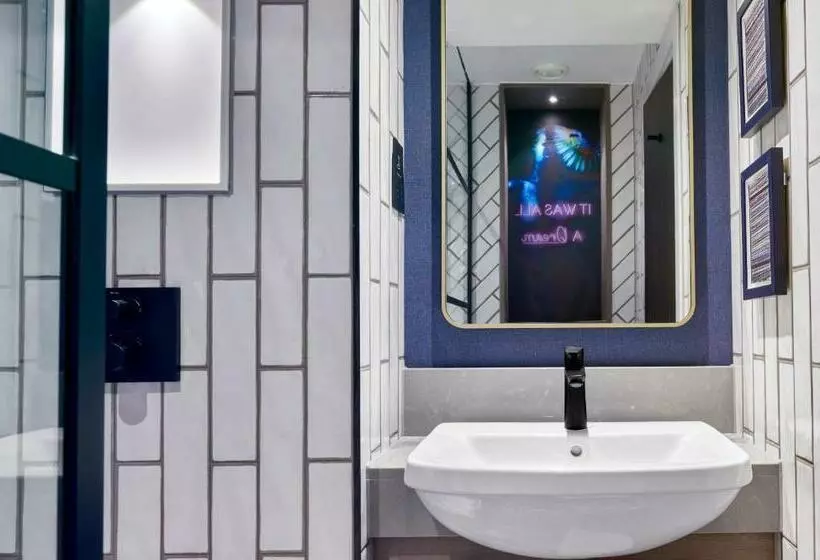 スーペリアールーム, Nyx Hotel London Holborn By Leonardo Hotels
