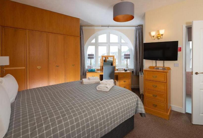 스탠다드 룸, The Crown